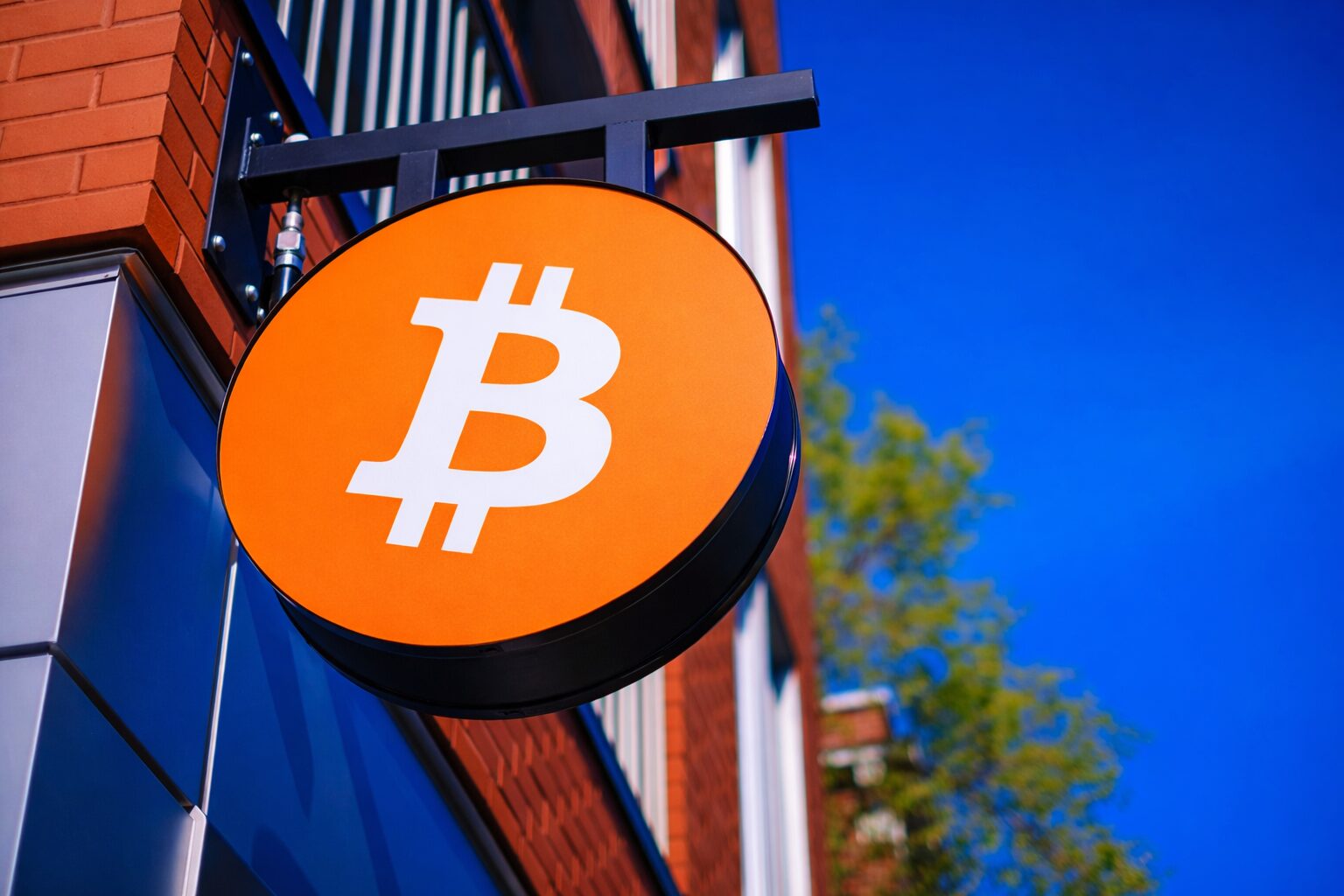 Bitcoin Slides Toward $68,000 as Whale Selling and Weak Demand Pressure Market