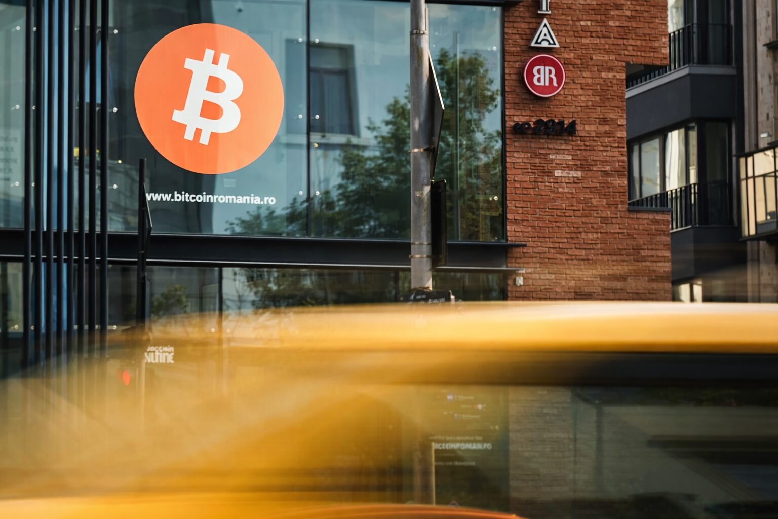 Bitcoin Consolidation Could Signal Stronger Breakout, Analysts Say