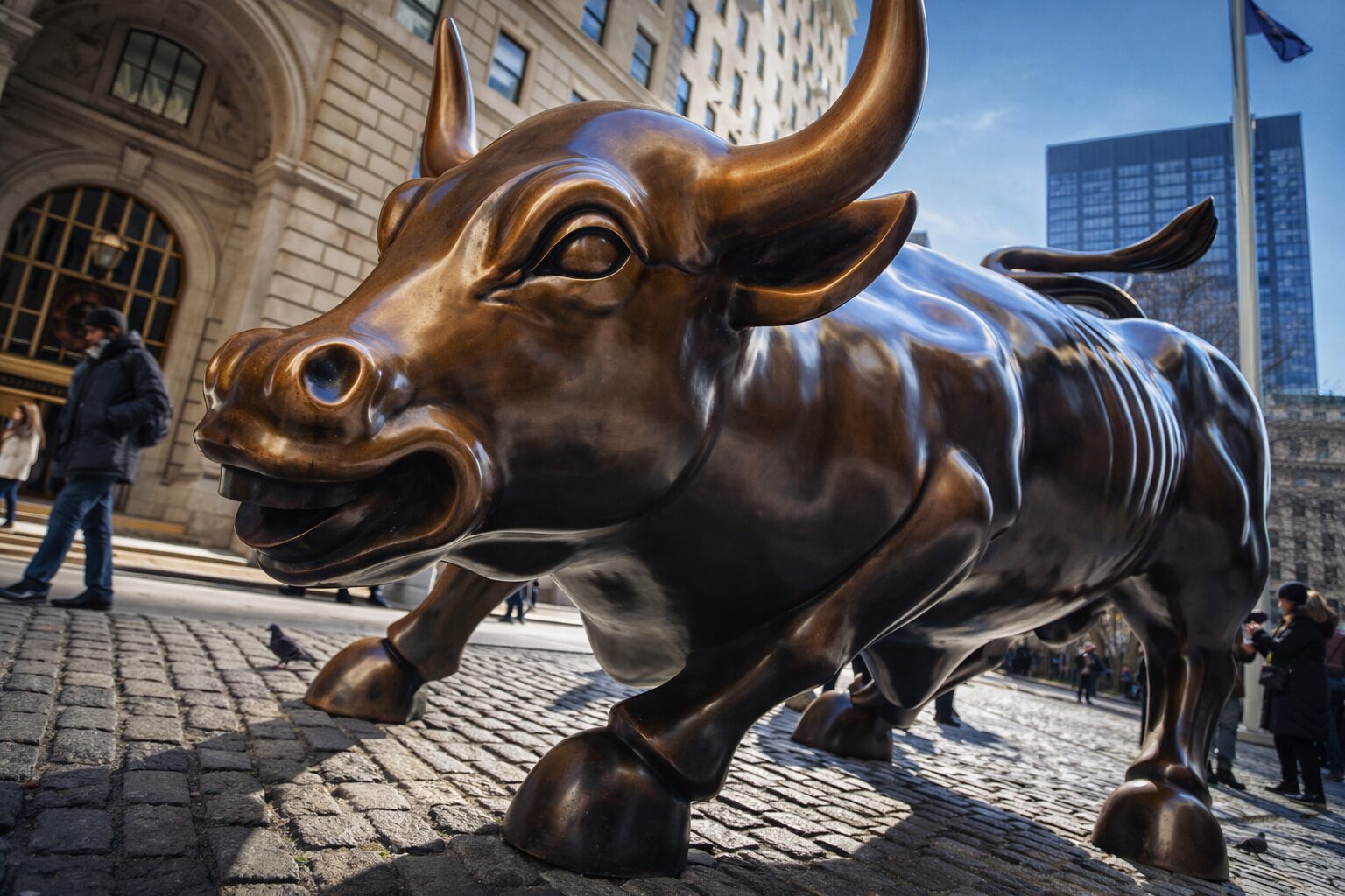 Bitcoin Surges Above $76K and Breaks March High During New York Session