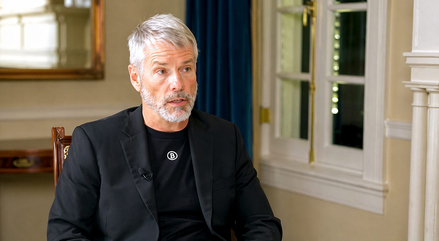 Strategy Stock Rallies 25% Outpacing Bitcoin as Traders Eye Potential Market Bottom Signal